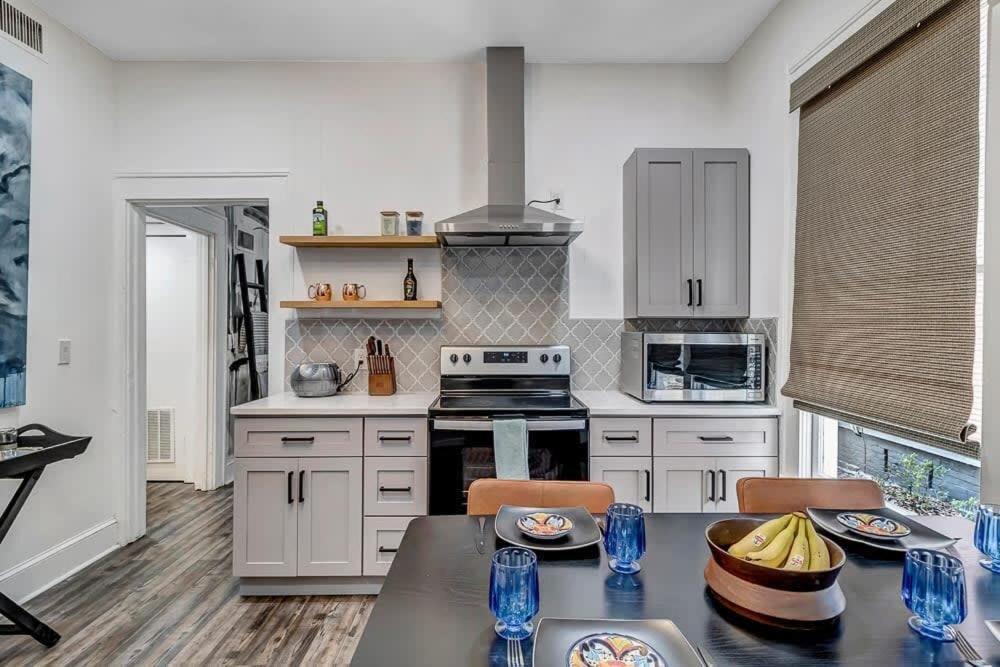 Contemporary Apartment - 5 Min To Tiaa Bank Field! Jacksonville Eksteriør billede