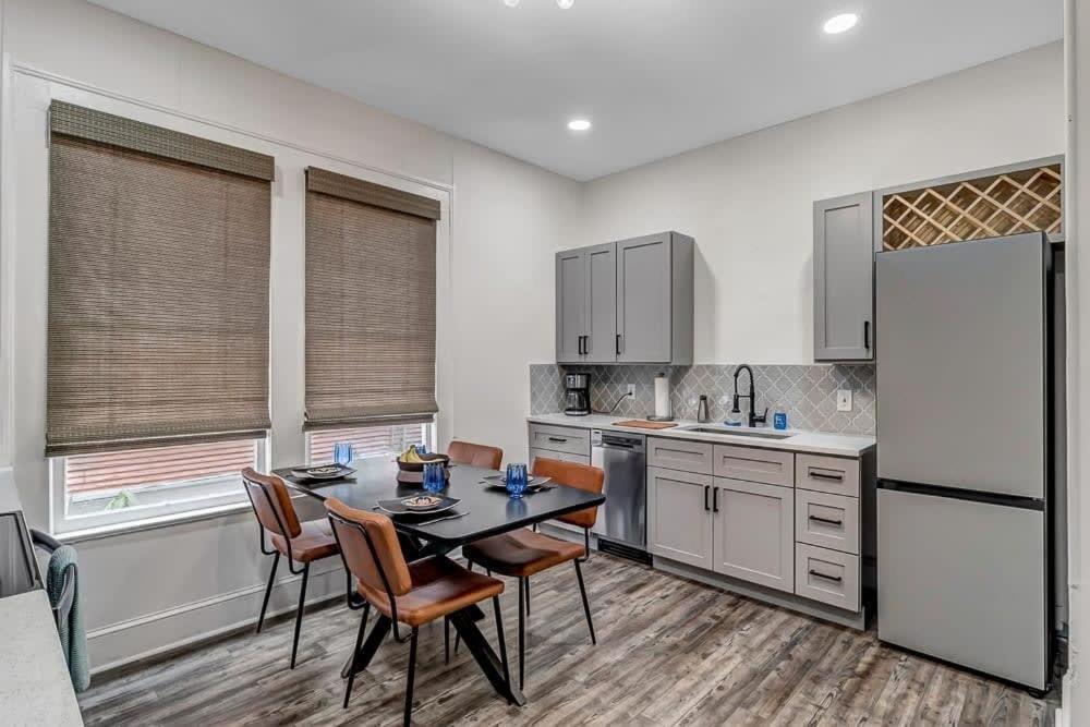 Contemporary Apartment - 5 Min To Tiaa Bank Field! Jacksonville Eksteriør billede